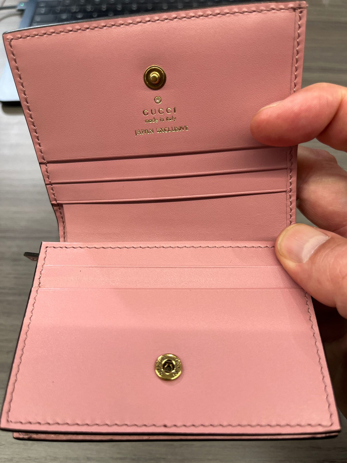 11663 Gucci Japan Exclusive Cherry wallet in pink embossed leather