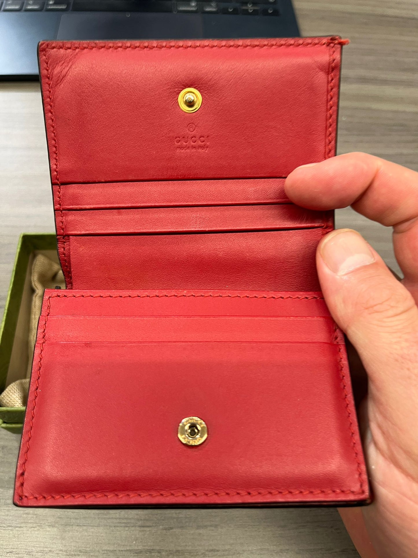Gucci Bi-fold Wallet GG Supreme Cherry Wallet