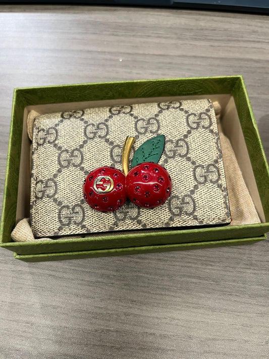 Gucci Bi-fold Wallet GG Supreme Cherry Wallet