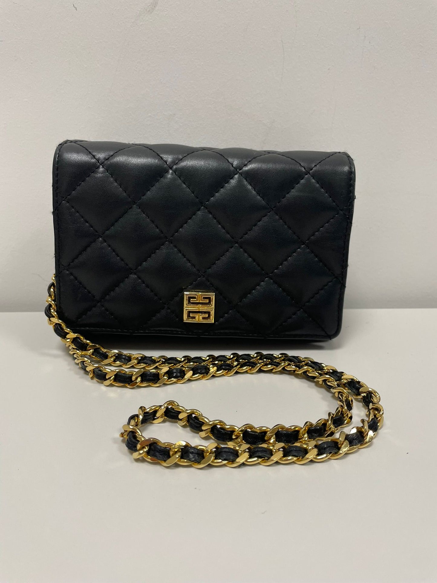 GIVENCHY Quilted Chain Shoulder Bag Leather Black Auth am5981