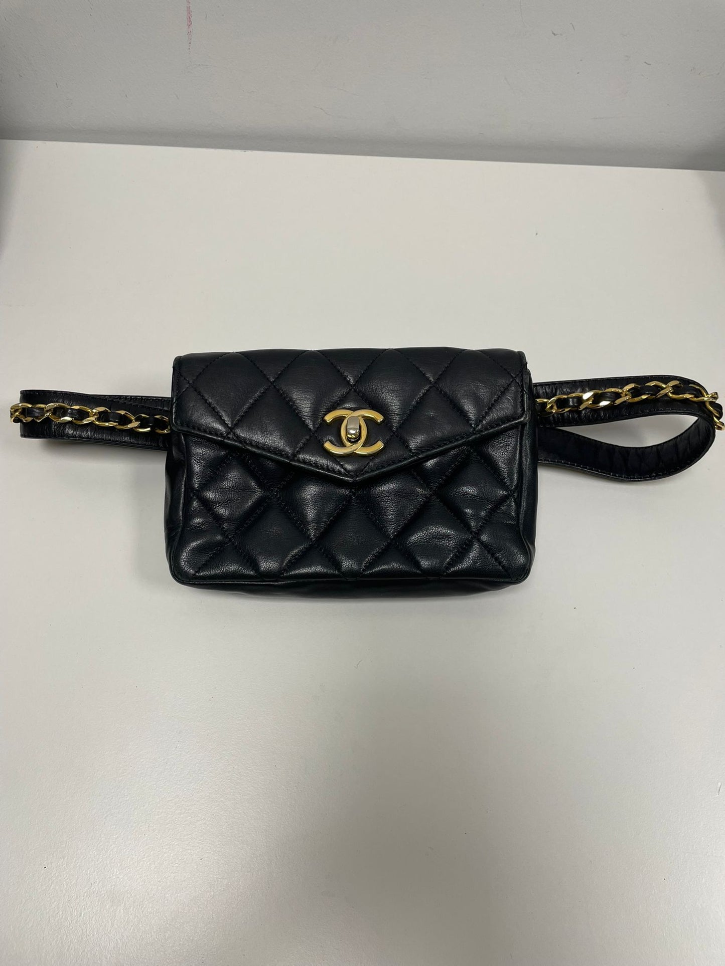 Chanel black quilted lambskin leather belt bag (H004)