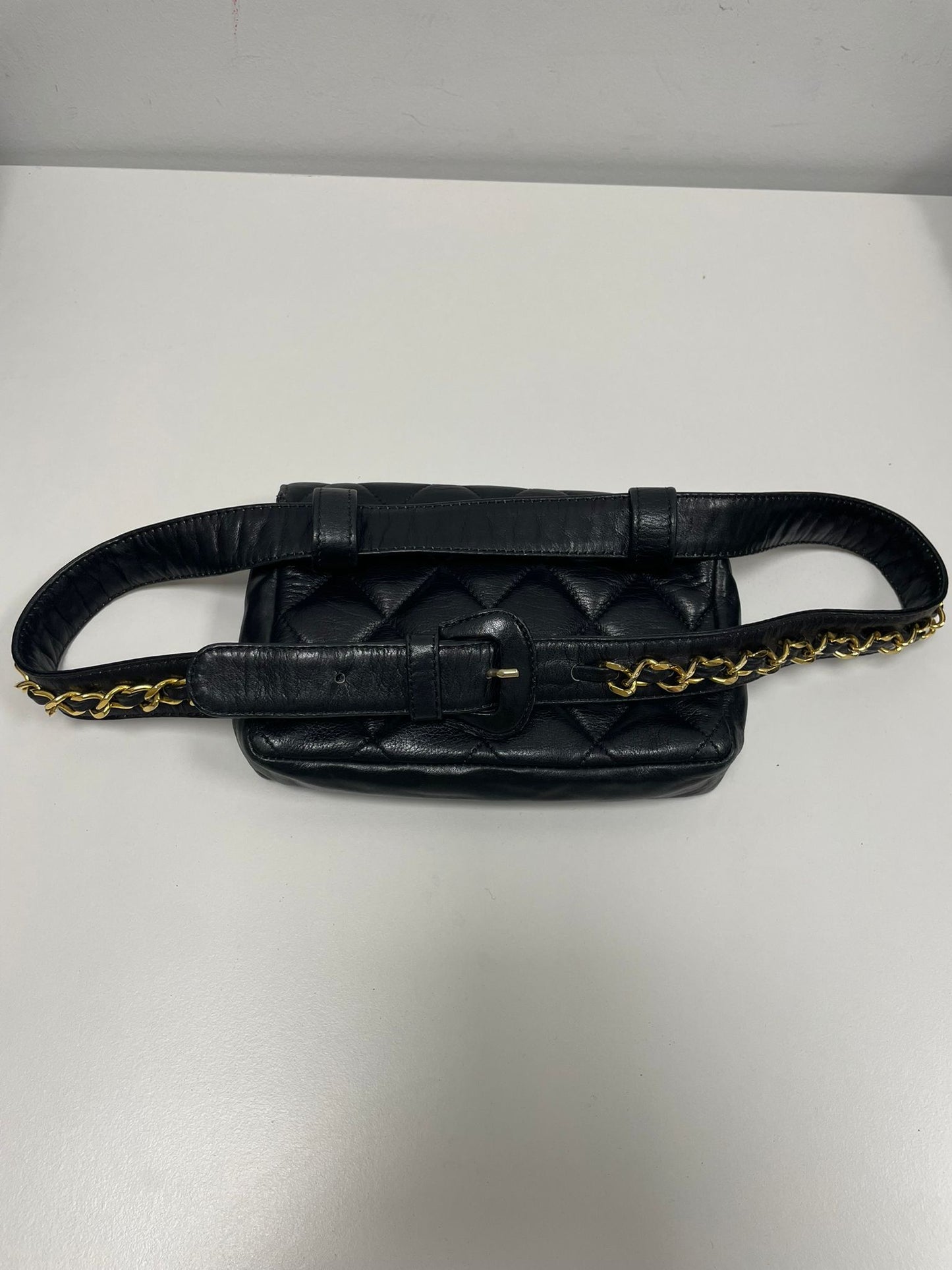 Chanel black quilted lambskin leather belt bag (H004)