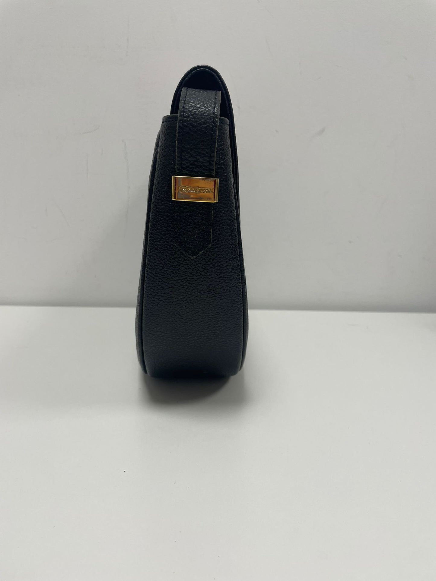 Yves Saint Laurent leather shoulder bag (JPD04-06)