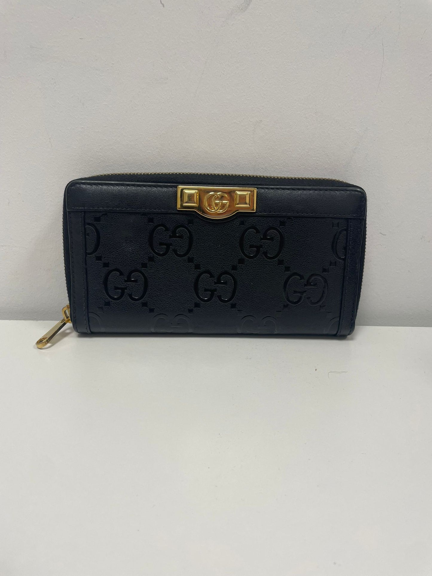 Gucci Interlocking G Zip-Around Wallet in black leather (JPD04-10)