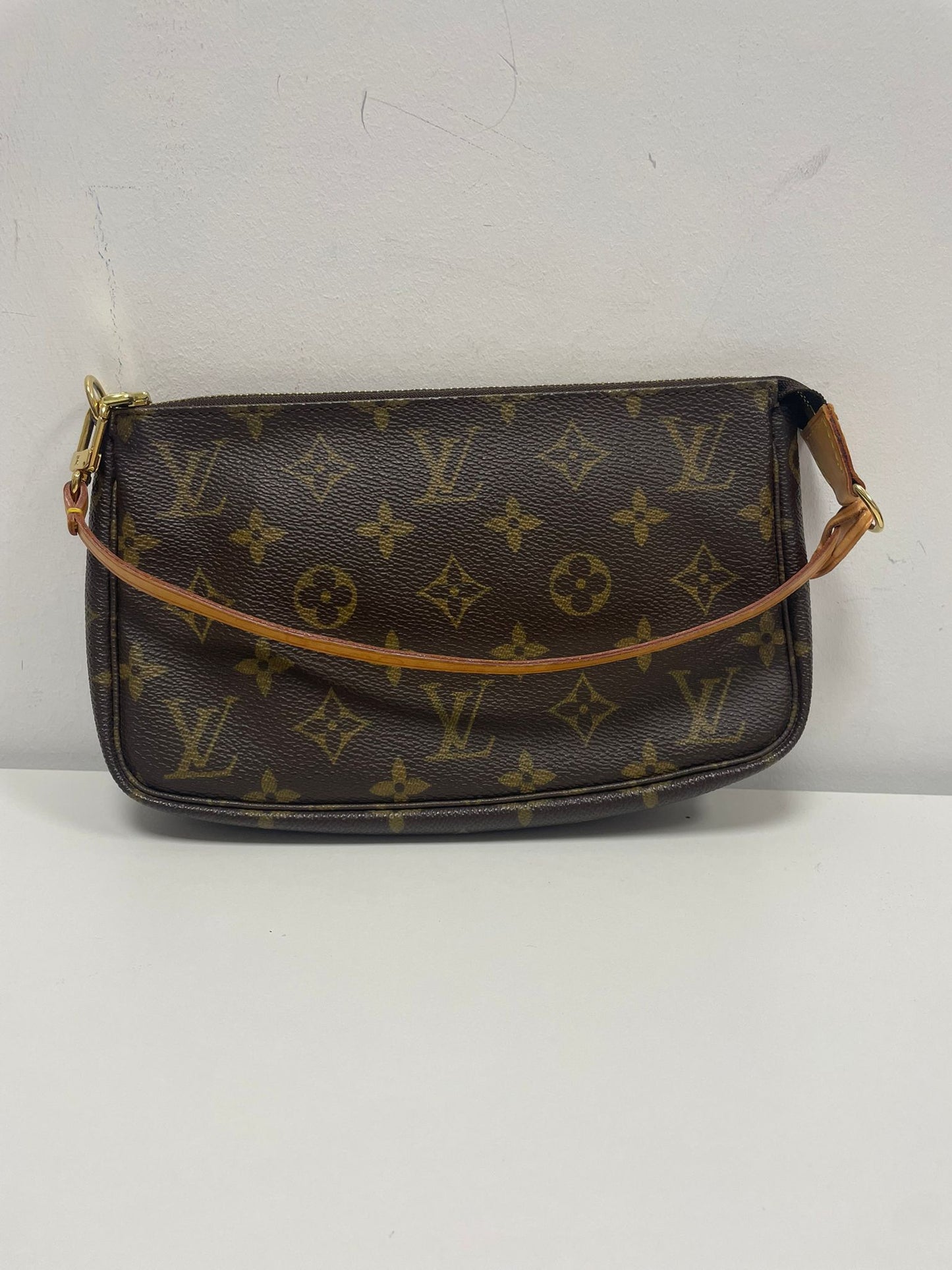 Louis Vuitton Pochette Accessoires in Monogram canvas (JPD04-12)