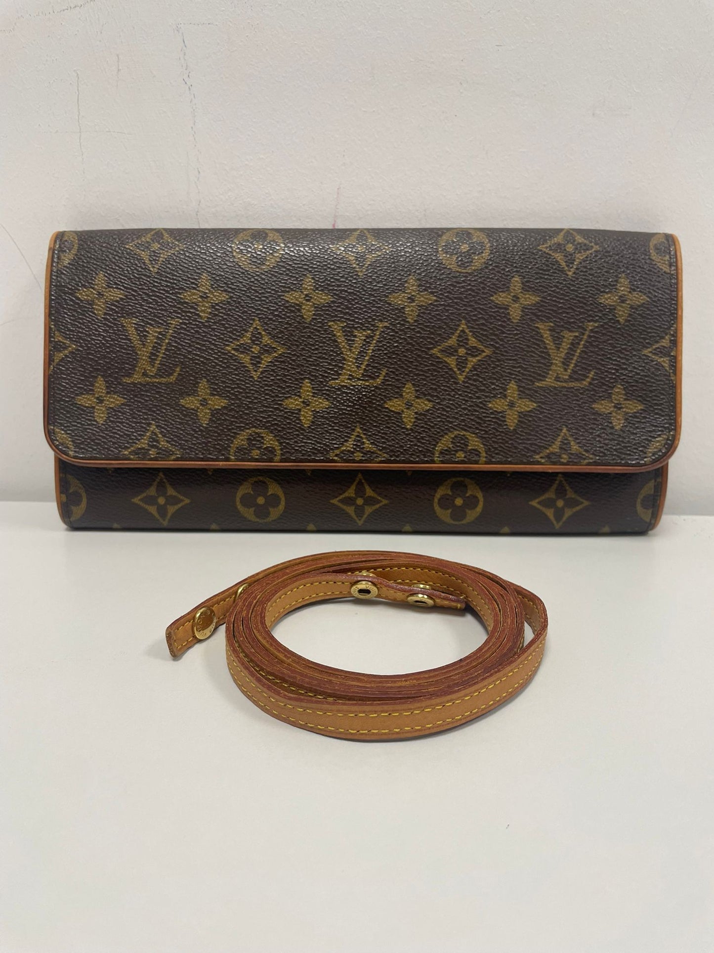 Louis Vuitton Monogram Pochette Twin GM (JPD04-32)