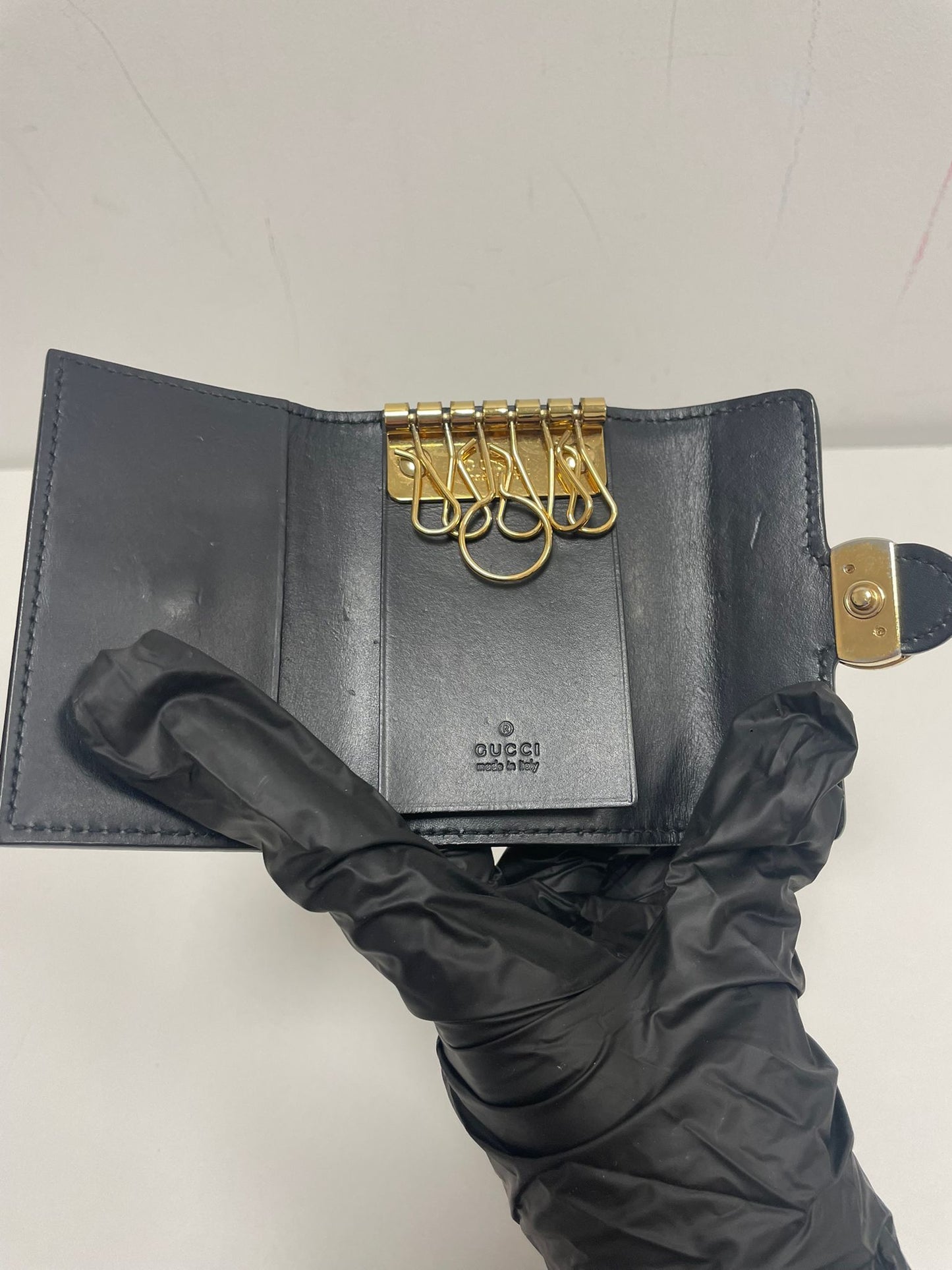 Gucci black leather key case (JPD04-35)