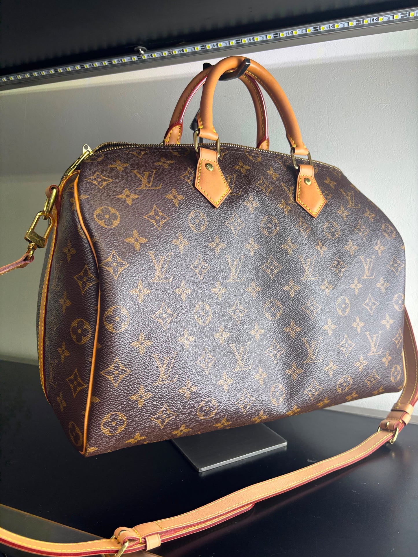 Louis Vuitton Monogram Speedy Bandoulière 35