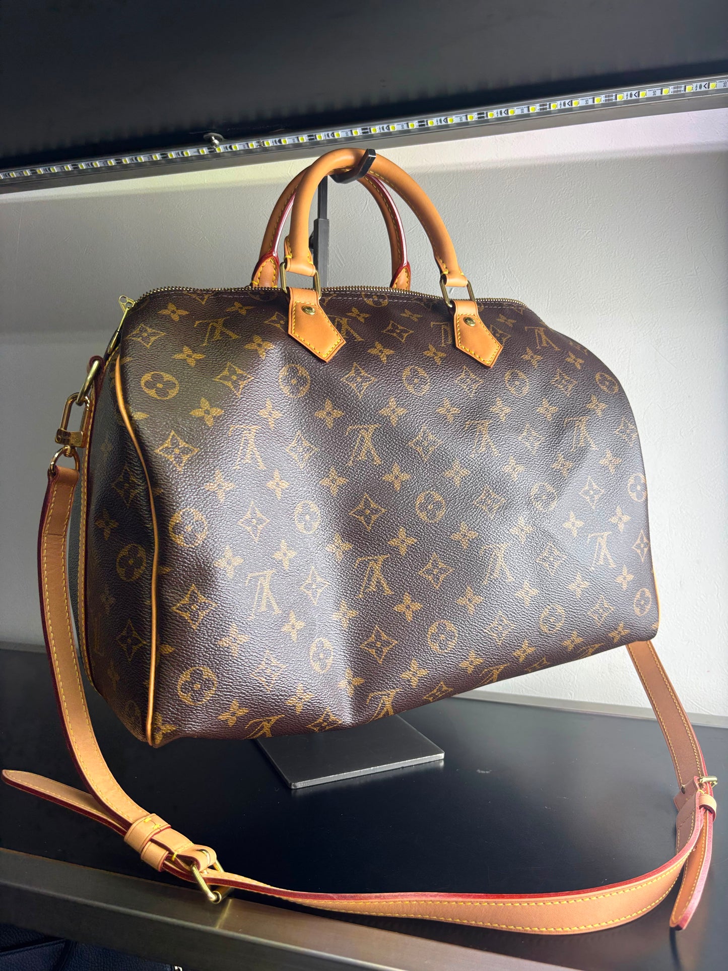Louis Vuitton Monogram Speedy Bandoulière 35