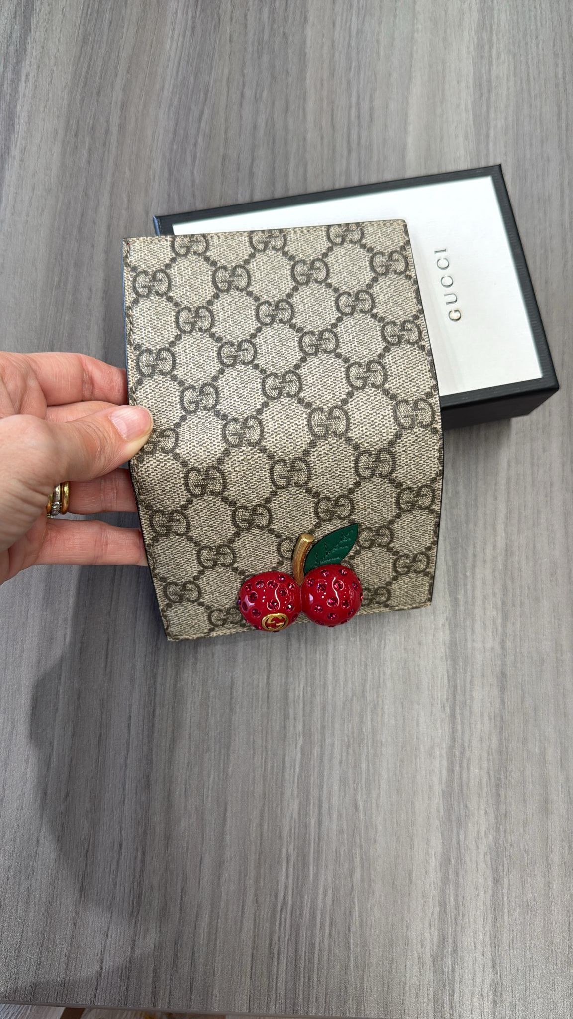 GUCCI Cherry GG Wallet 27521