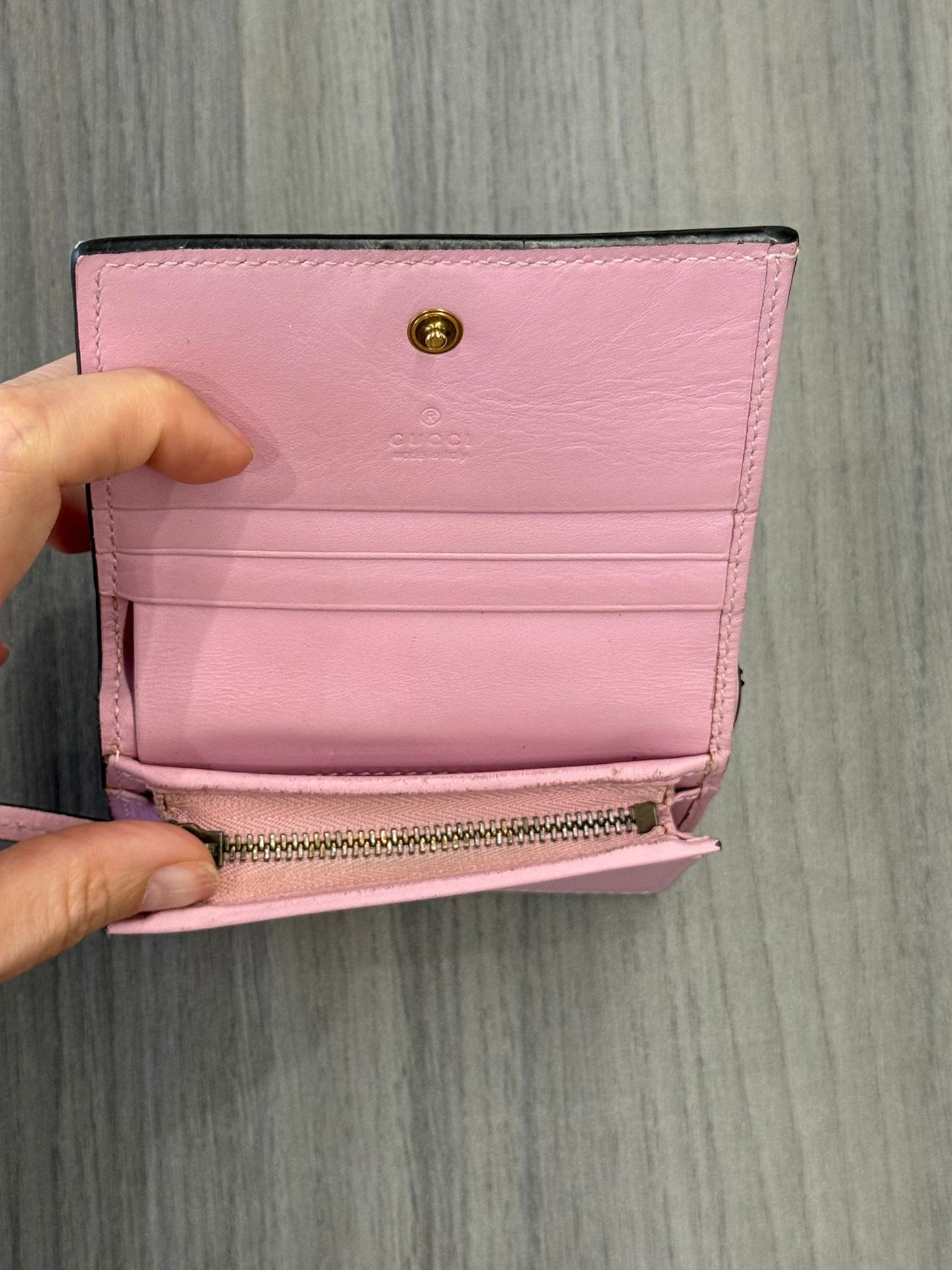 GUCCI Strawberry Wallet 25171