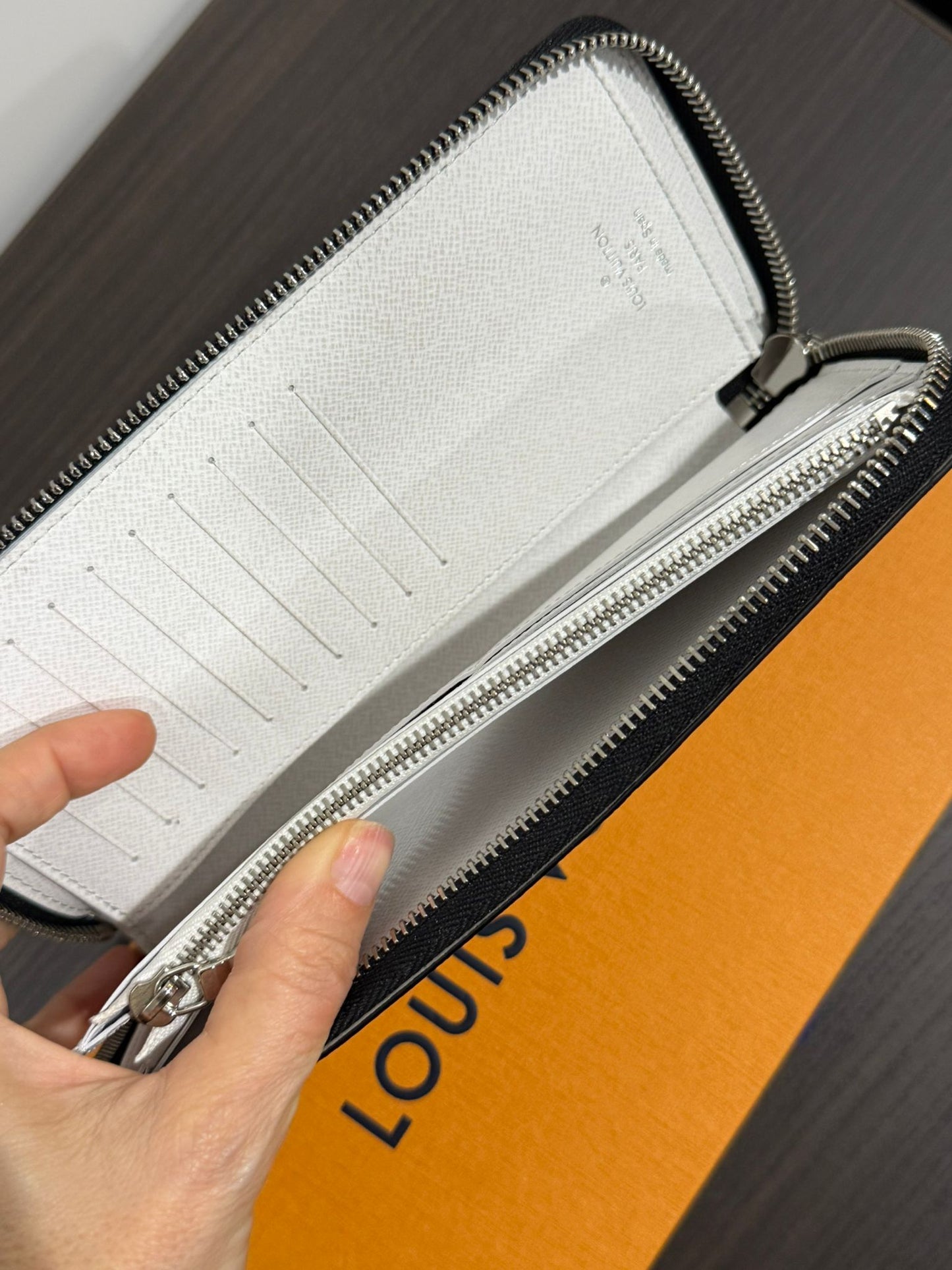 Louis Vuitton Taigarama Zippy Wallet - 265162609