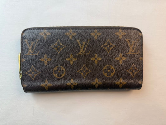 Louis Vuitton Zippy Wallet (AH662)